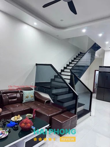 Thi công cầu thang kính cho nhà ở tại Hải Phòng