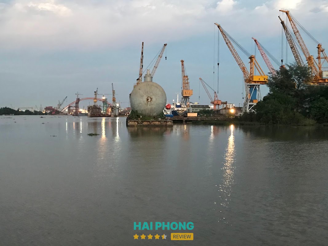Nhà máy Đóng tàu Bạch Đằng Hồng Bàng