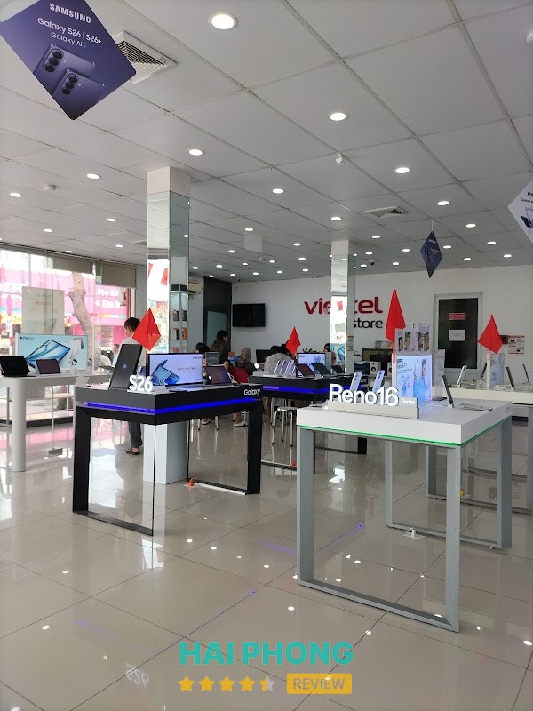 Khu vực trưng bày tại Viettel Store
