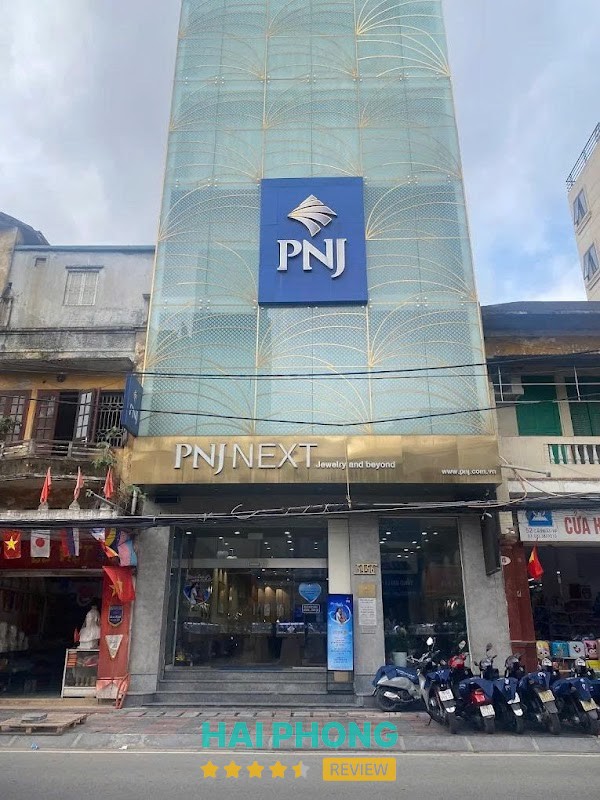 Không gian chọn nhẫn tại PNJ Cầu Đất