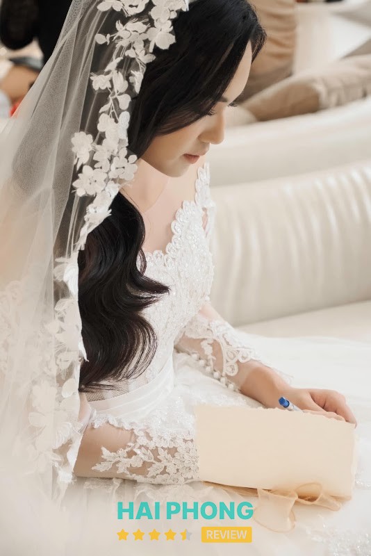 EM Wedding Dress – hình ảnh 1