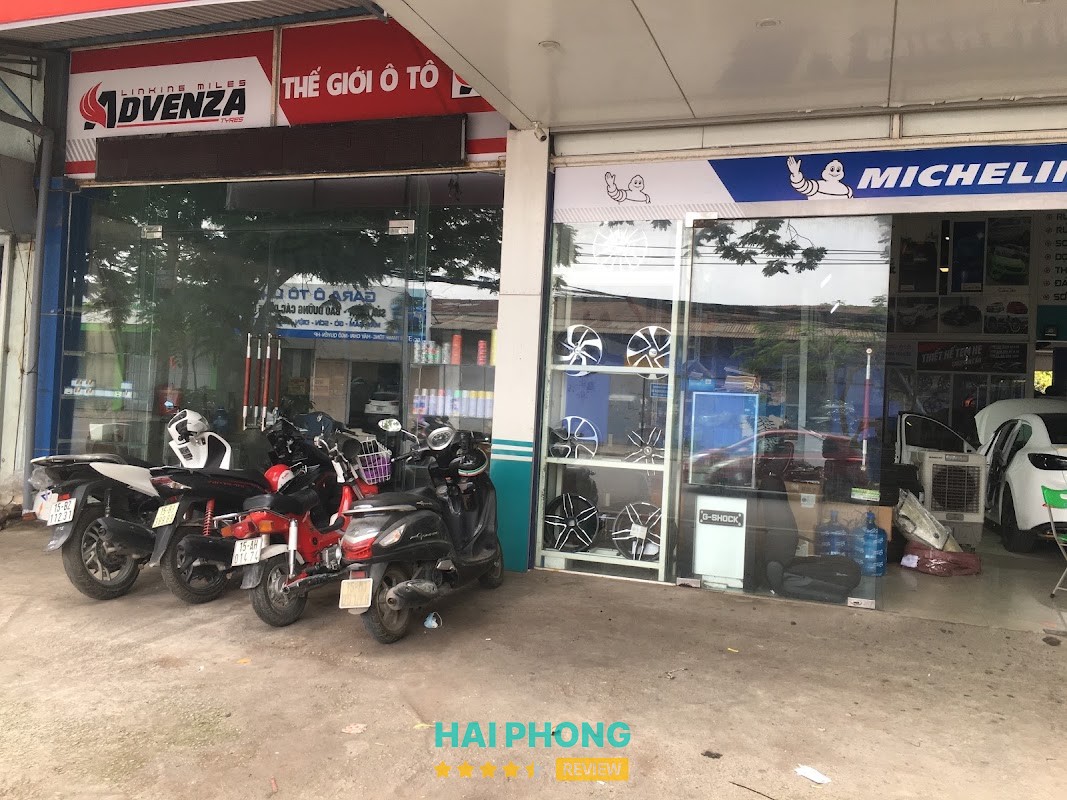 Khu chăm sóc xe tại Salon Thế giới ô tô