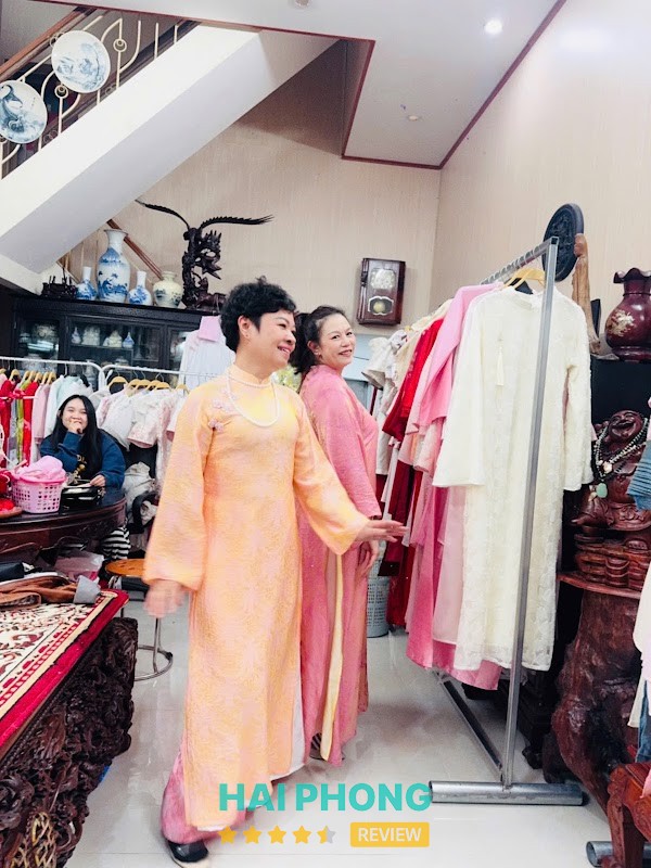 Váy và phụ kiện tại Ruby Dress Hải Phòng