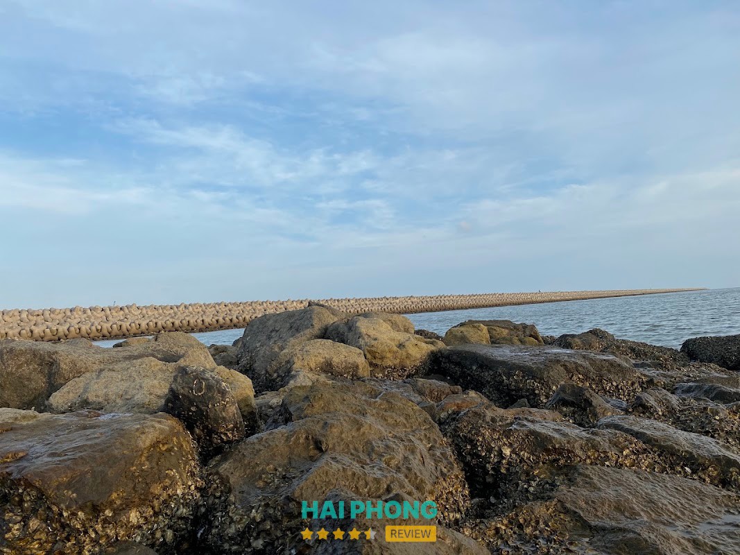 Bờ đê chắn sóng Cát Hải – hình ảnh 2