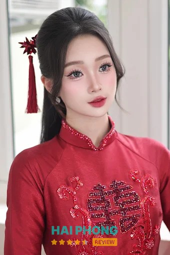Phong cách makeup dự tiệc tại Mỹ Uyên