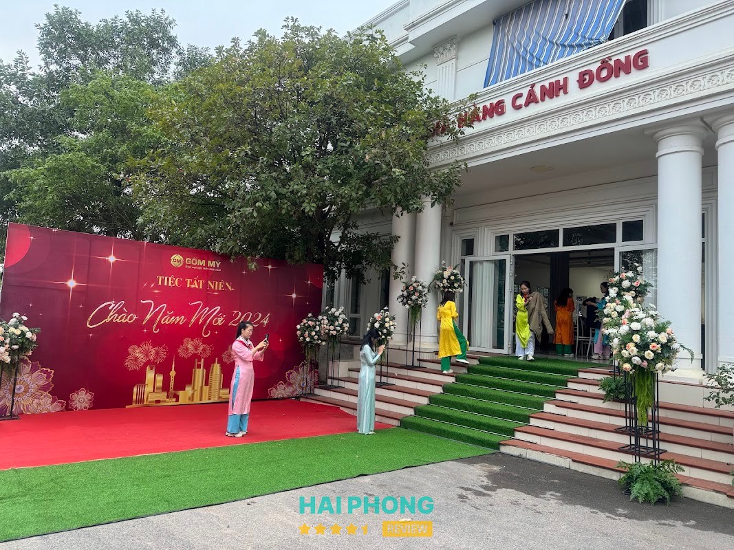 Nhà Hàng Cánh Đồng Chí Linh