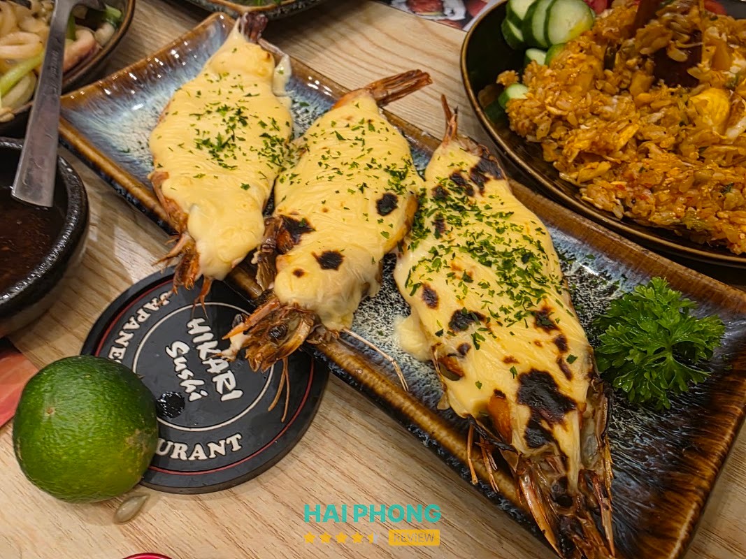 Không gian bên trong Hikari Sushi