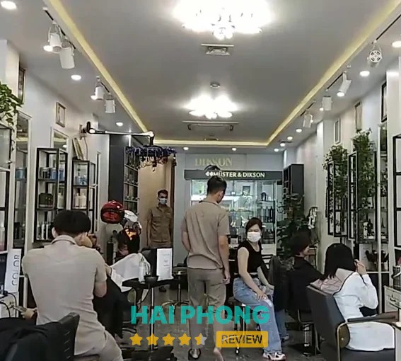 Không gian làm tóc tại Học Viện Tóc Văn Sáu