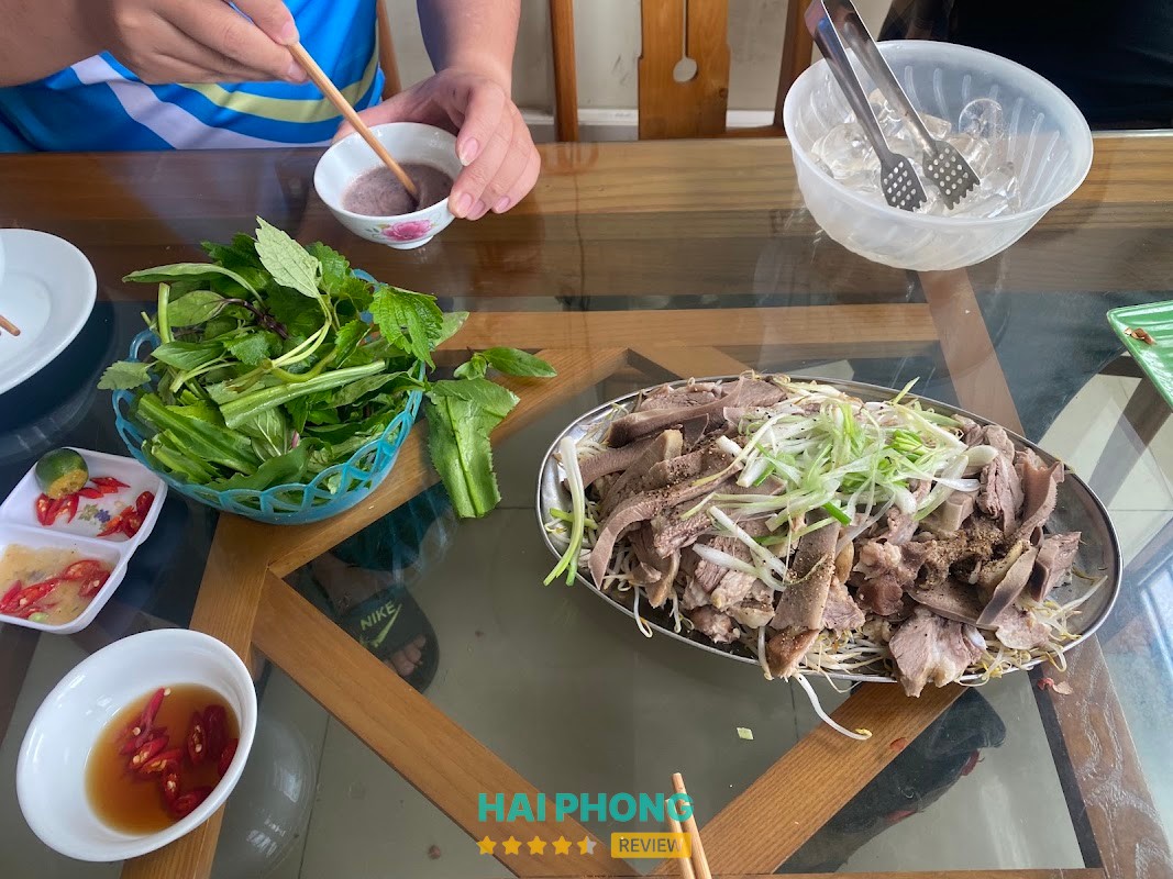 Không gian Nhà Hàng Tám Phương