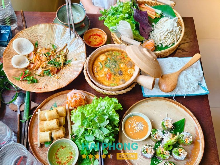 Hình ảnh thực tế nhà hàng Đàn Hương Chay