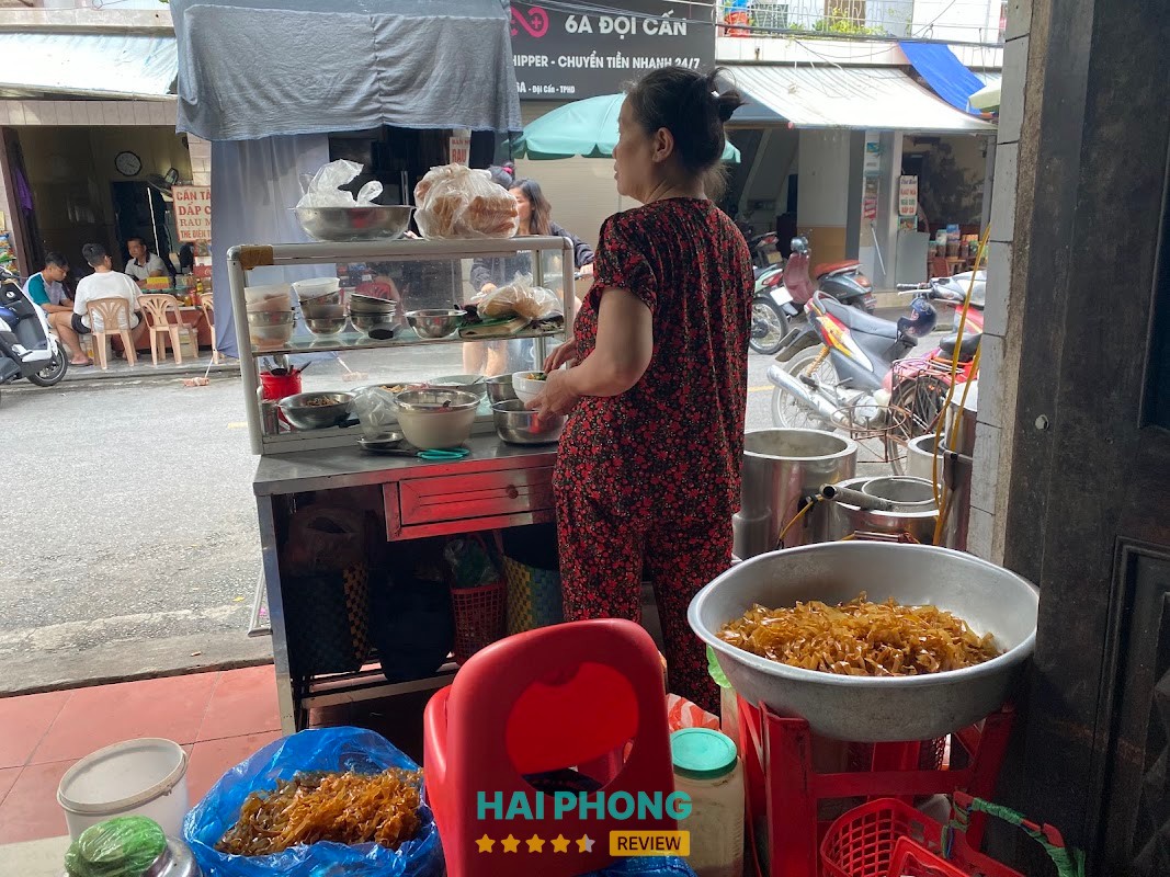 Bát bánh đa cua tại 1A Đội Cấn