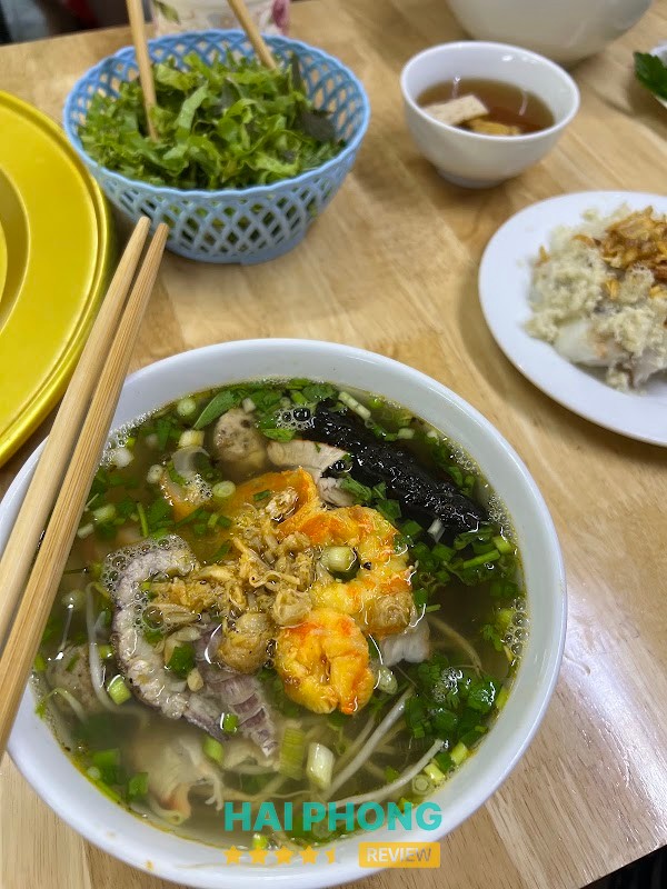 Topping bánh đa cua bể tại 3 Ngon