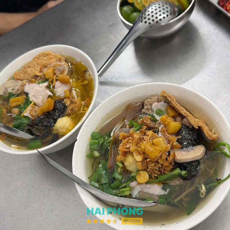Bát bánh đa cua cô Cẩm