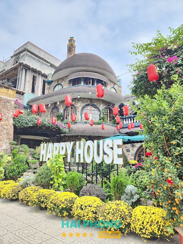 Happy House Cafe - kiến trúc cổ điển