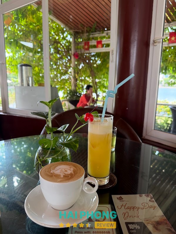 Gió Coffee – không gian ven hồ
