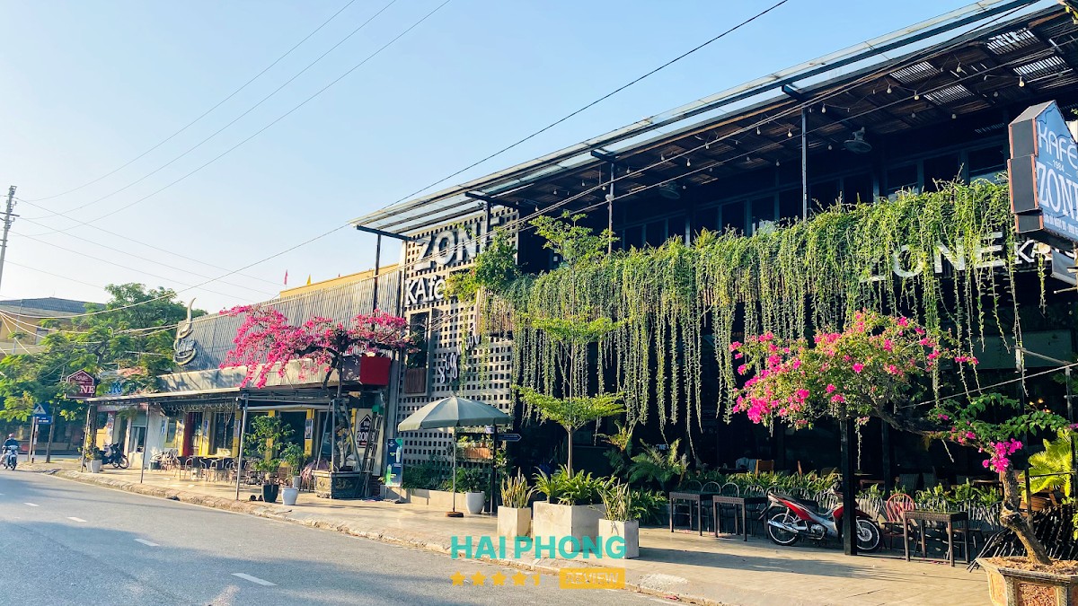 ZONE Cà phê – quán cà phê rộng