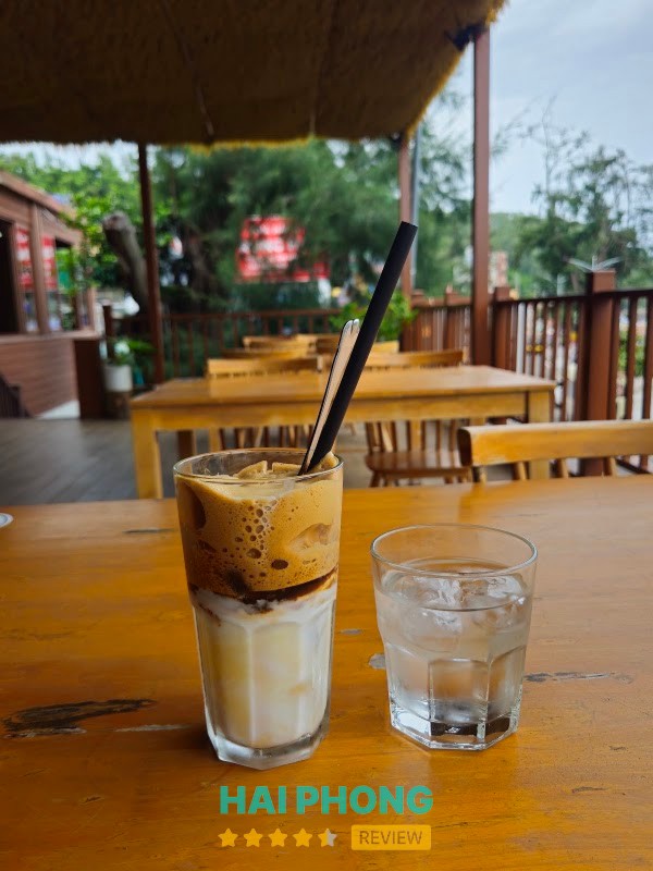 Không gian hướng biển tại Le Vent Coffee & Bar