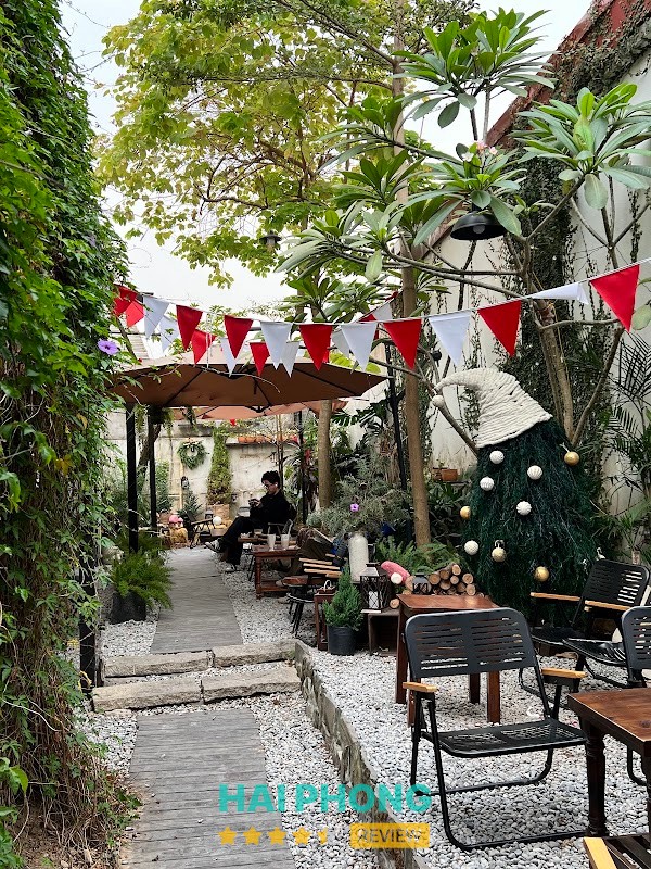 Tree house coffee Gia Viên