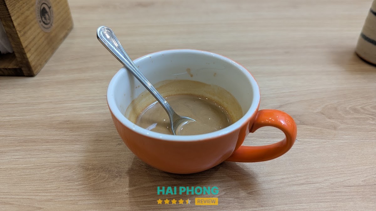 Arodal Coffee - không gian cà phê ấm cúng