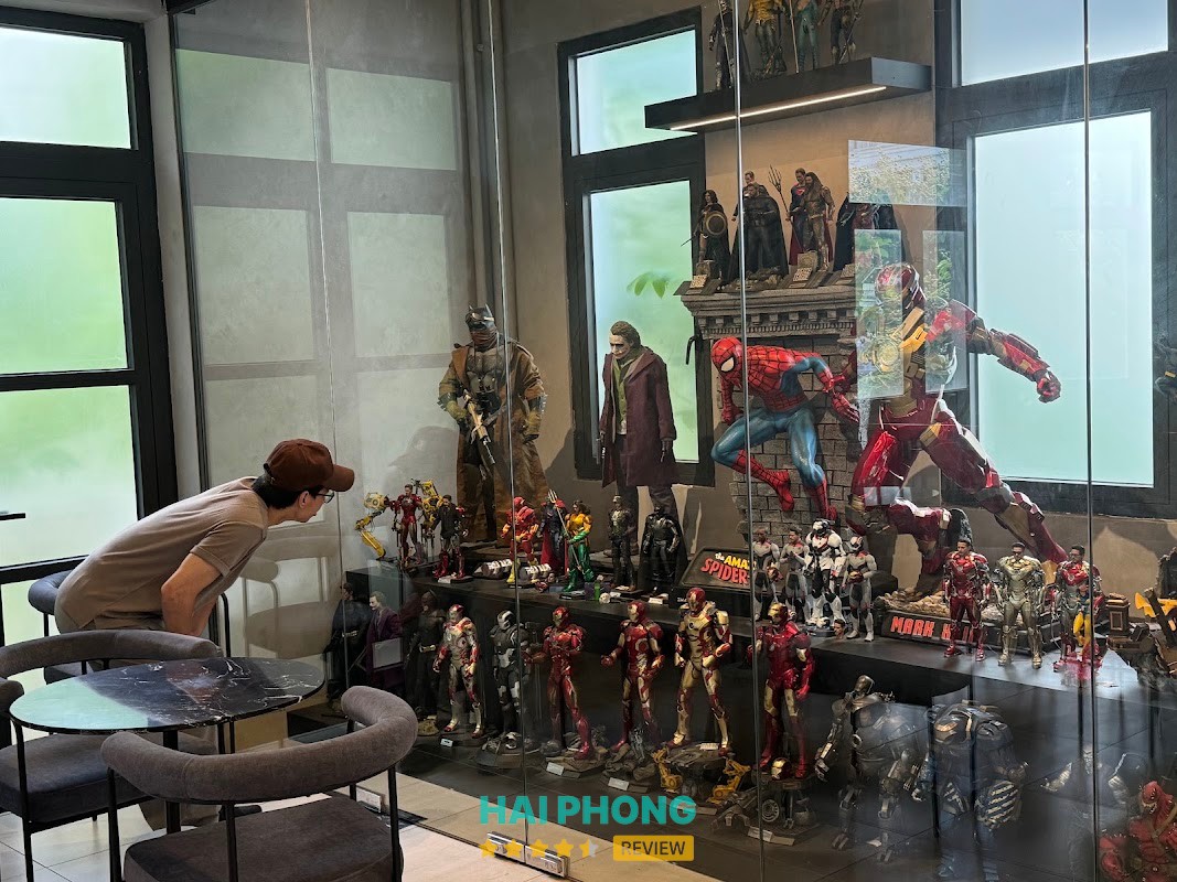 Alien Coffee - không gian trưng bày mô hình