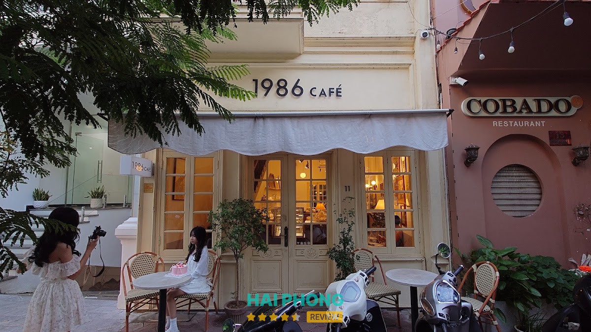 1986 Café & Bakes 11 Phan Bội Châu