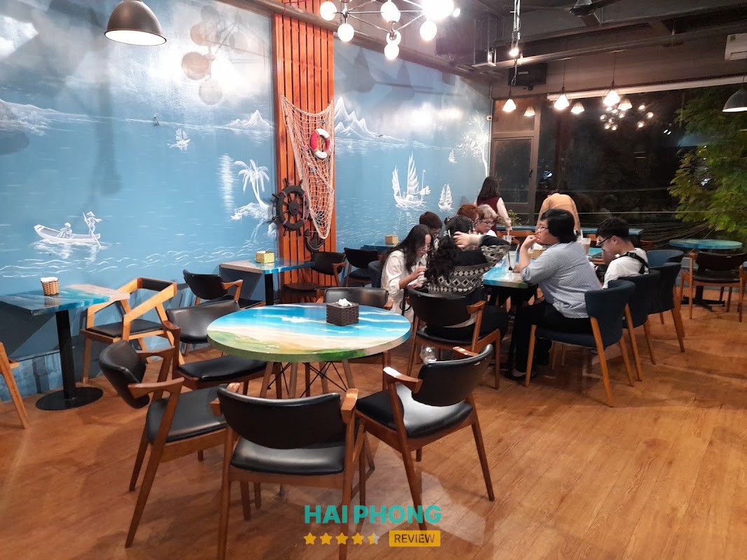 CMAX Coffee - không gian cafe đẹp ở Lê Chân