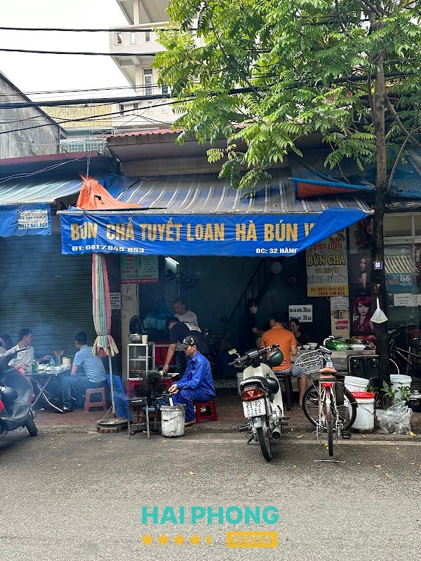 Quán Bún chả Nem cua Tuyết Loan tại 32 Hàng Kênh