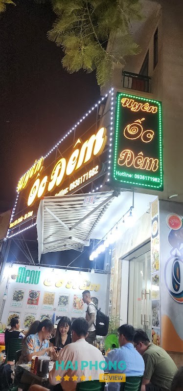 Quán Uyên Ốc Đêm tại Hồ Sen