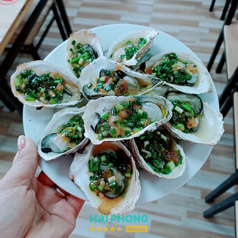 Món ăn tại Ốc 79 khu vực Máng Nước