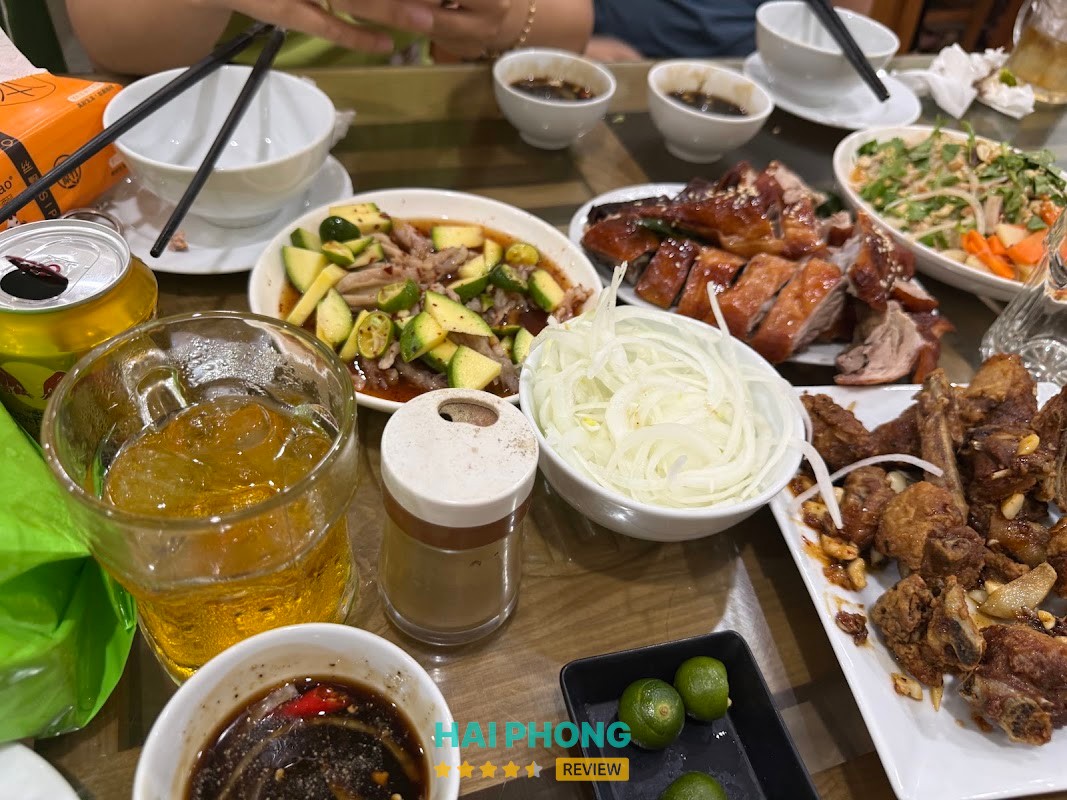 Món vịt tại Vịt Quay Đức 68 Hàng Kênh