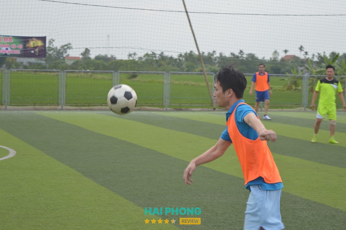 Sân bóng đá cỏ nhân tạo Trường Giang – hình ảnh 2