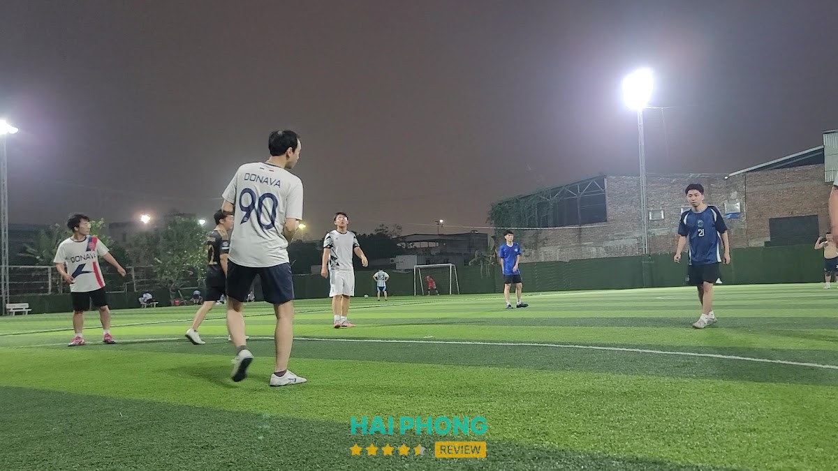 Sân bóng 113 Ngô Quyền