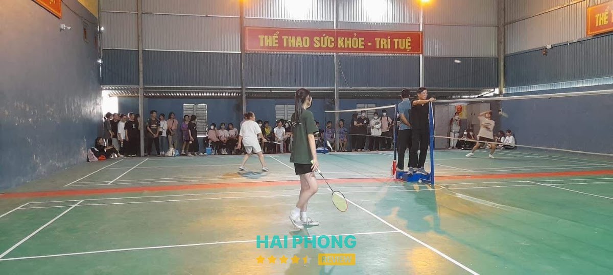Sân Cầu Lông Thị Trấn Tứ Kỳ – hình ảnh 2