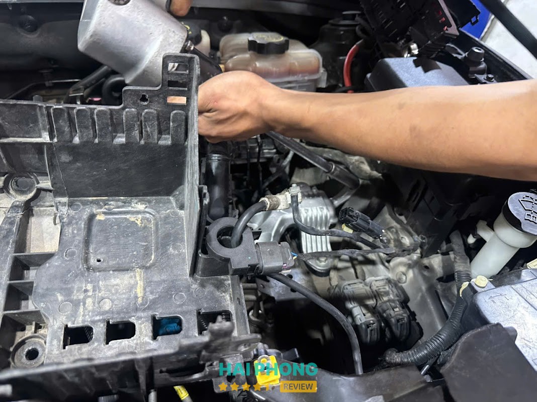 Garage Thế Giới Ô Tô – khu vực sửa chữa 2