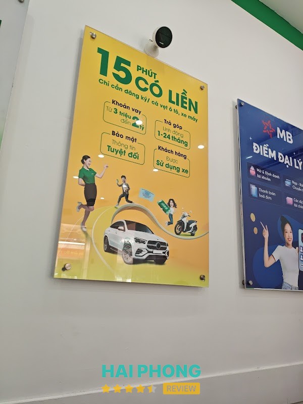 Nhân viên tư vấn tại F88 133 Trần Nguyên Hãn