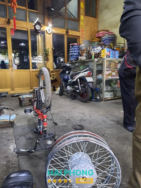 Tiệm Sửa Xe Máy – hình ảnh 2